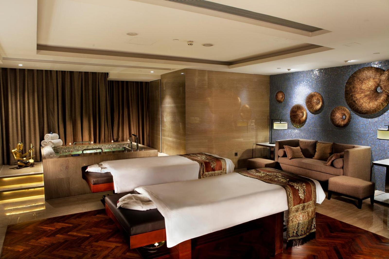 Doubletree By Hilton Guangzhou-Free Shuttle Bus To Canton Fair Complex & Overseas Buyer Registration Services During Canton Fair Period Exterior foto