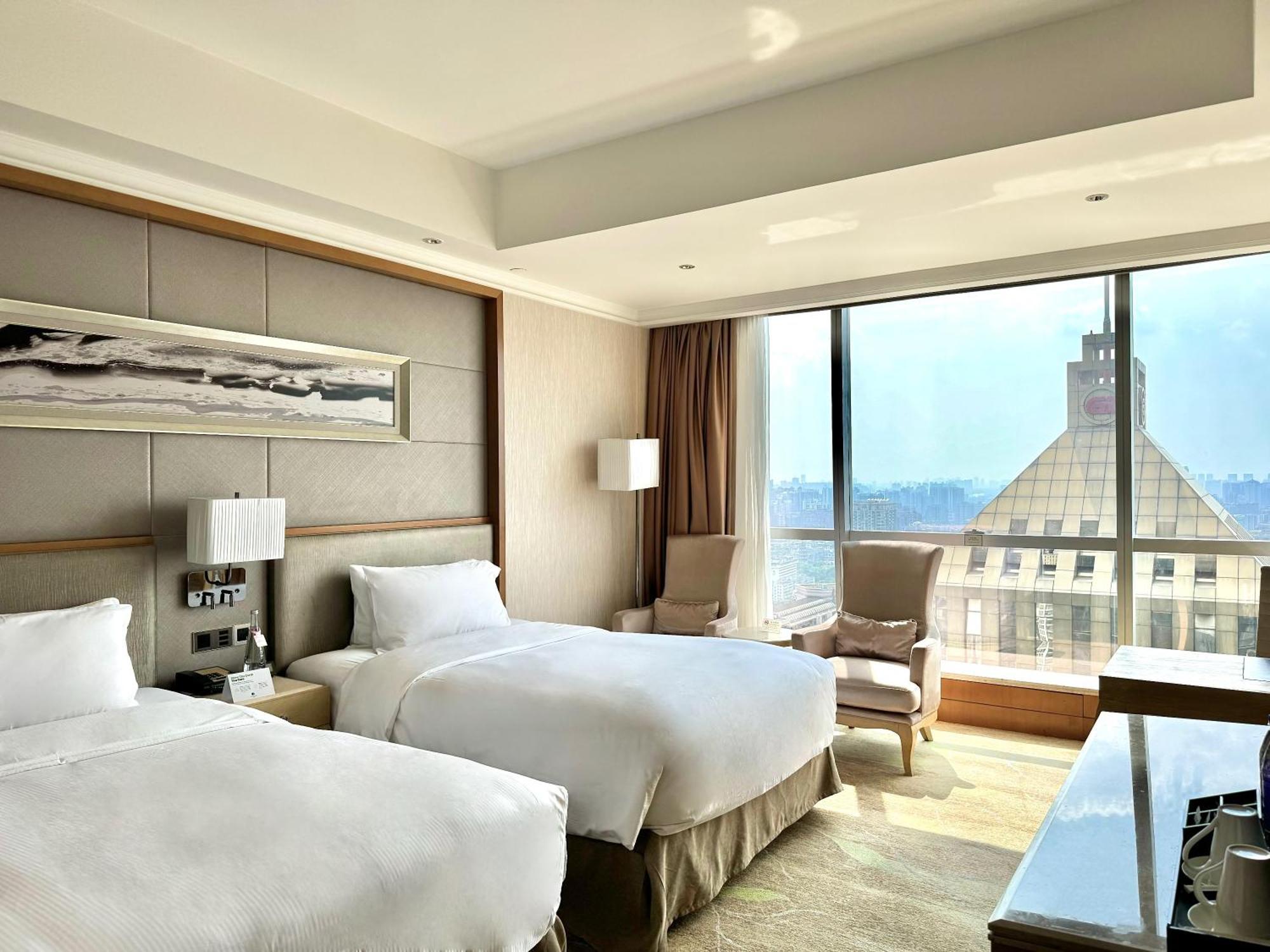 Doubletree By Hilton Guangzhou-Free Shuttle Bus To Canton Fair Complex & Overseas Buyer Registration Services During Canton Fair Period Exterior foto